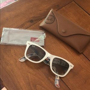 Ray Ban wayfarer with metro map